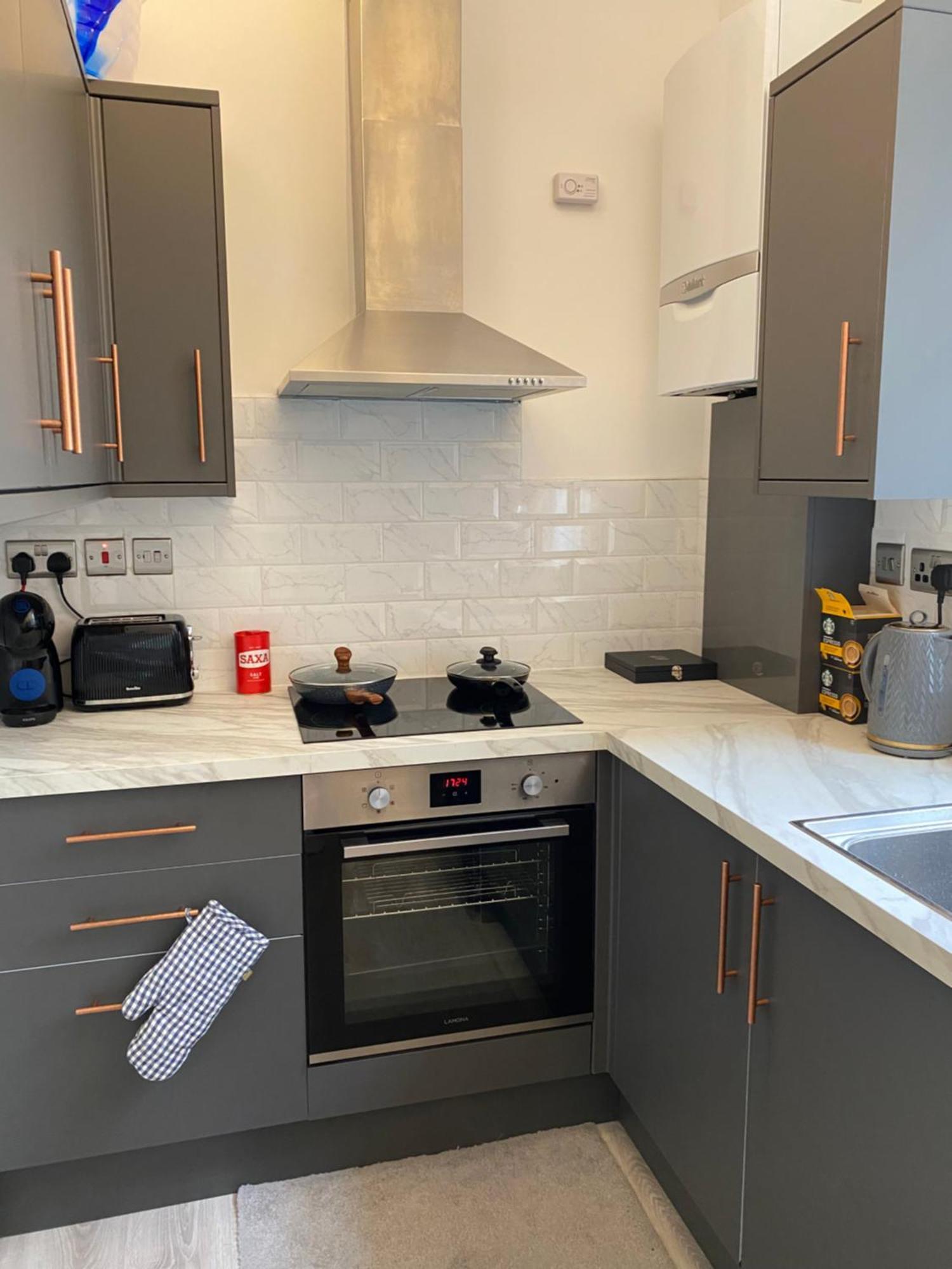 Charming Newly Refurb 2-Bed 2-Bath Whole Apartment Near Hyde Park & Kensington, Prime Paddington Location Zone 1 London Exterior photo